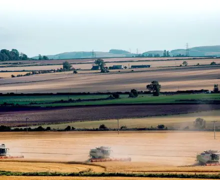 Contract farming agreements maximise flexibility for landowners: 18. Combine 2 Contract Farming 808X455