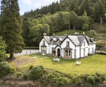 Award-winning luxury Highland lodge overlooking Loch Ness: Foyers Lodge 1
