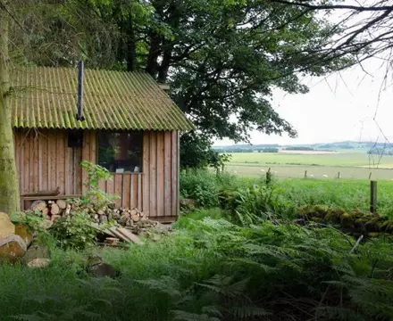 Hutting: A New Desire To Rediscover Some Old Ways: Hutting 808X455