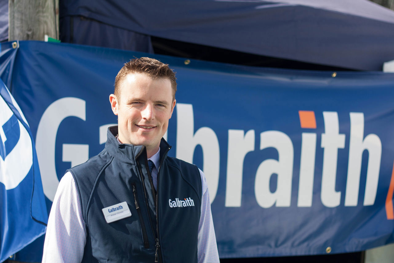 Debt in time of high interest rates: Ali Christie (1)