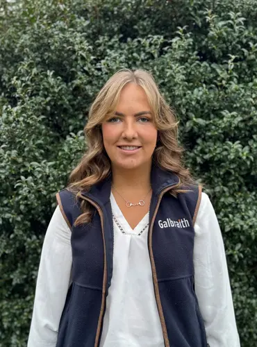 Megan Proctor Headshot