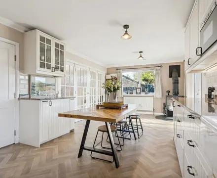 Attractive rural home with paddock in Midlothian: 2 Newlandrig 2