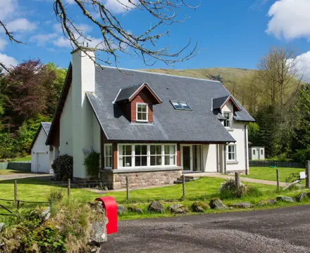 Active Stirlingshire property market reflects happiest place to live in Scotland: Stronvar Garden Cottage Galbraith