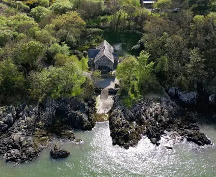 Historic former lifeboat station offers idyllic coastal retreat : Old Lifeboat Station 1