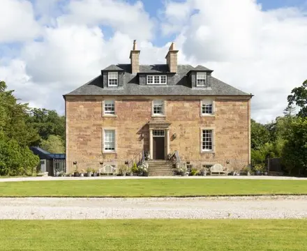 Superb Georgian House with Gym, Sauna, Tennis Court an Glorious Grounds: 1662976480 Grange House Exterior 2 808X455