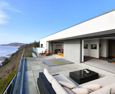 Award Winning Luxury Home Has The Edge: 1595837535 The Edge 808X455