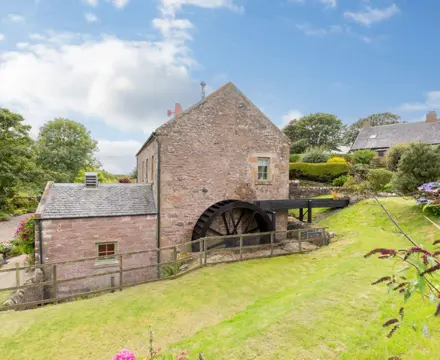 Beautifully renovated former mill: Mill Wheel (Large)