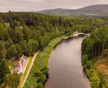 Historic Linesman’s Cottage in Royal Deeside with beautiful views: Cutaway Cottage 1