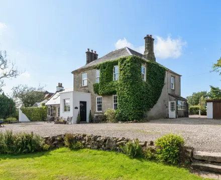 Distinguished Georgian country home with superb equestrian facilities : Hazelbank House 1