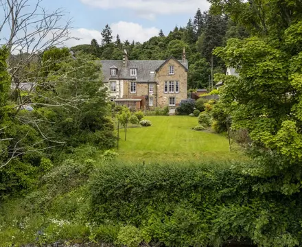 Should you choose a Solicitor, Estate Agent or a Property Consultant?: Property Matters Article | Thomas Jones